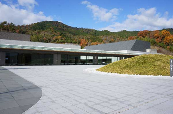 広島市公営斎場 西風館（葬儀式場・火葬場併設）