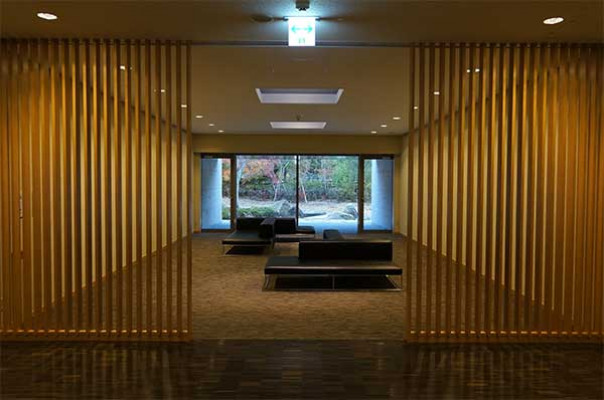 広島市公営斎場 西風館（葬儀式場・火葬場併設）