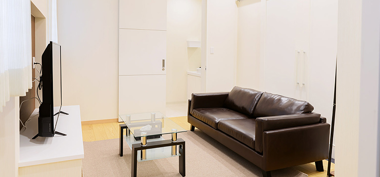 小さな森の家 越谷弥十郎